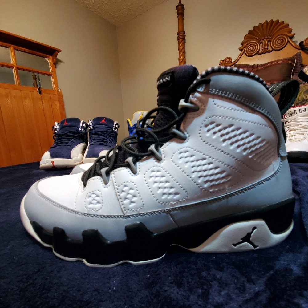 JORDAN 9s Barron's colorway.